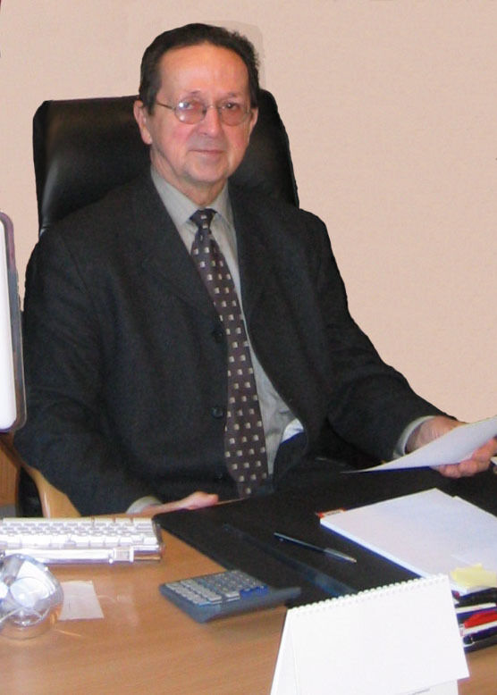 Augustus 2003, Begrafenisondernemer Jef Geyskens komt praten met de familie Heiremans.